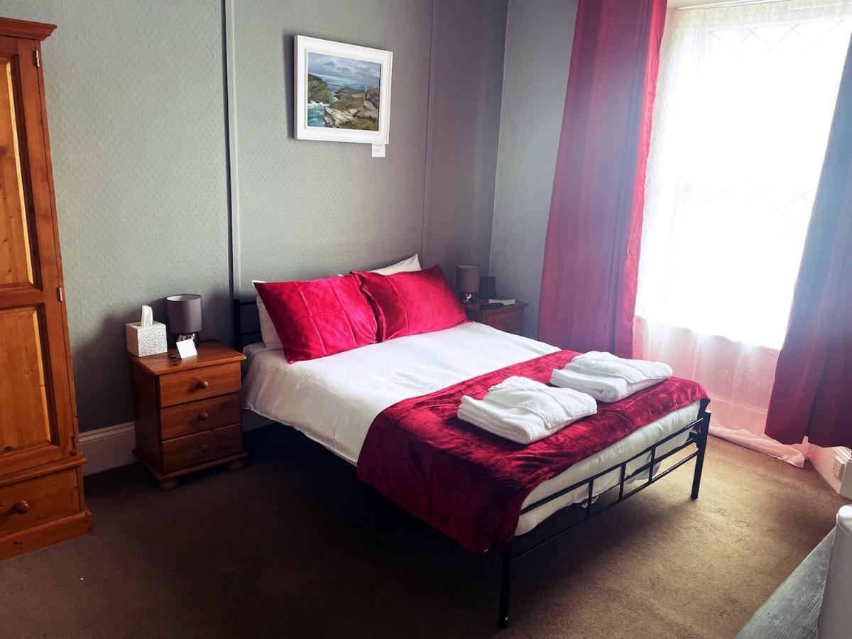 Tintagel Arms Bed And Breakfast Exterior photo