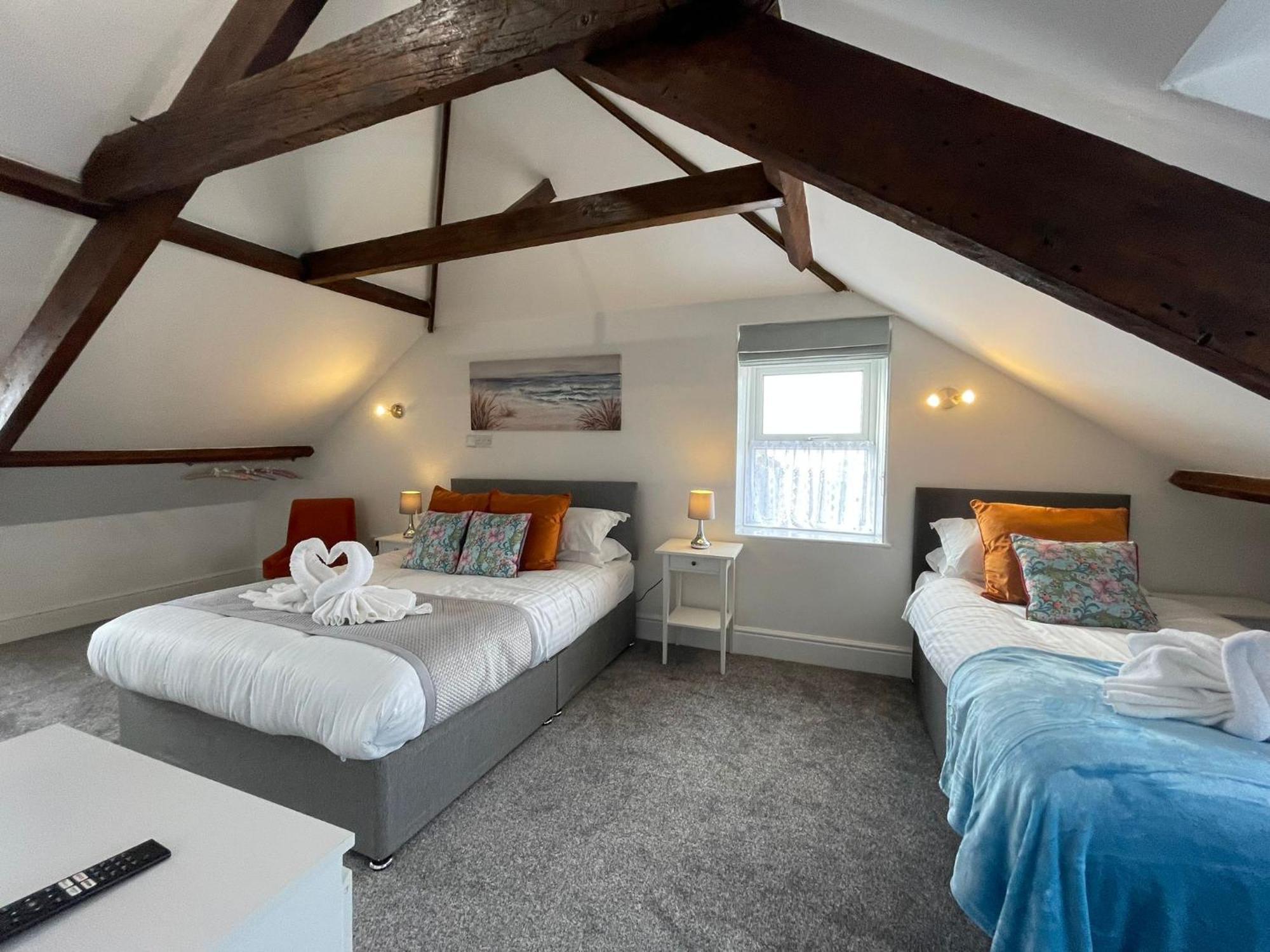 Tintagel Arms Bed And Breakfast Exterior photo