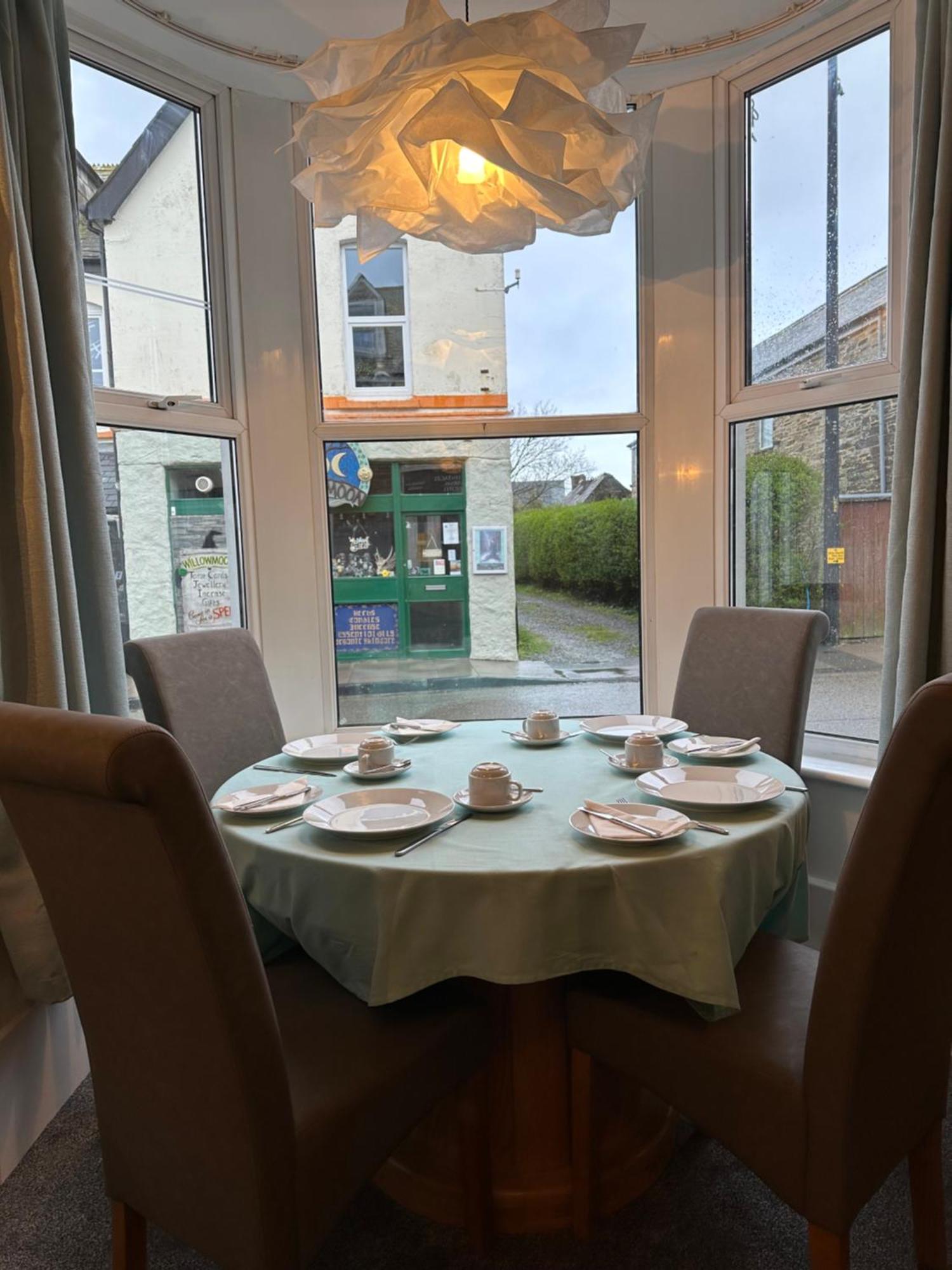 Tintagel Arms Bed And Breakfast Exterior photo