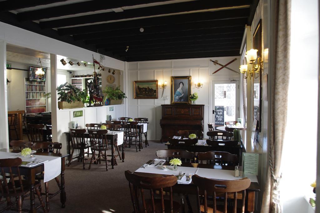 Tintagel Arms Bed And Breakfast Exterior photo