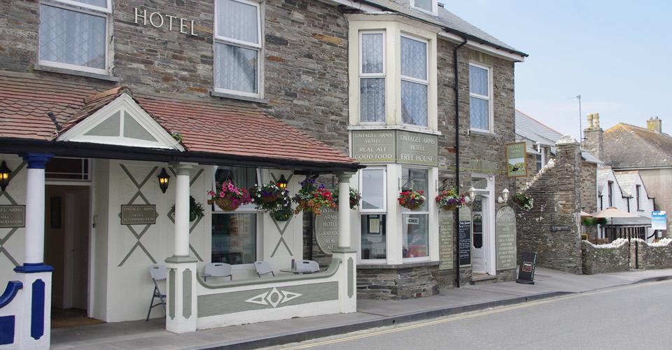 Tintagel Arms Bed And Breakfast Exterior photo