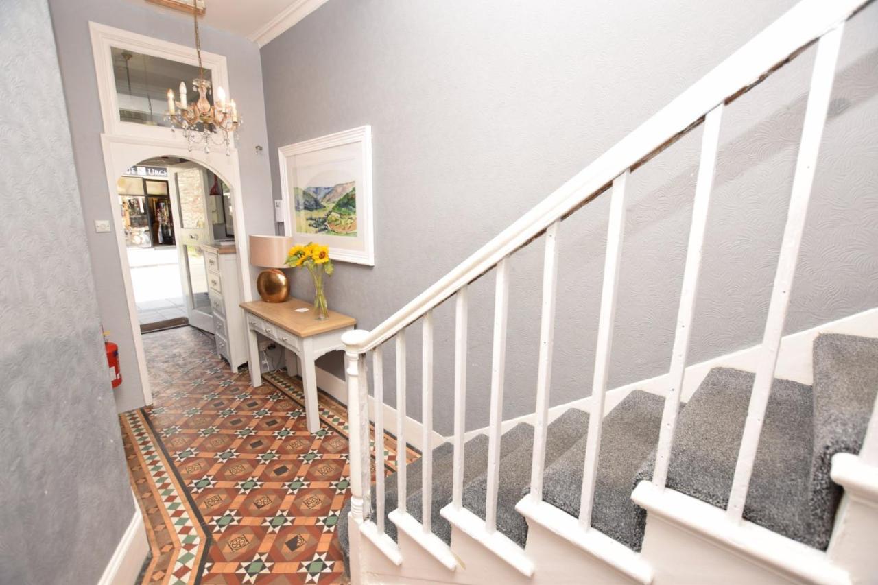 Tintagel Arms Bed And Breakfast Exterior photo